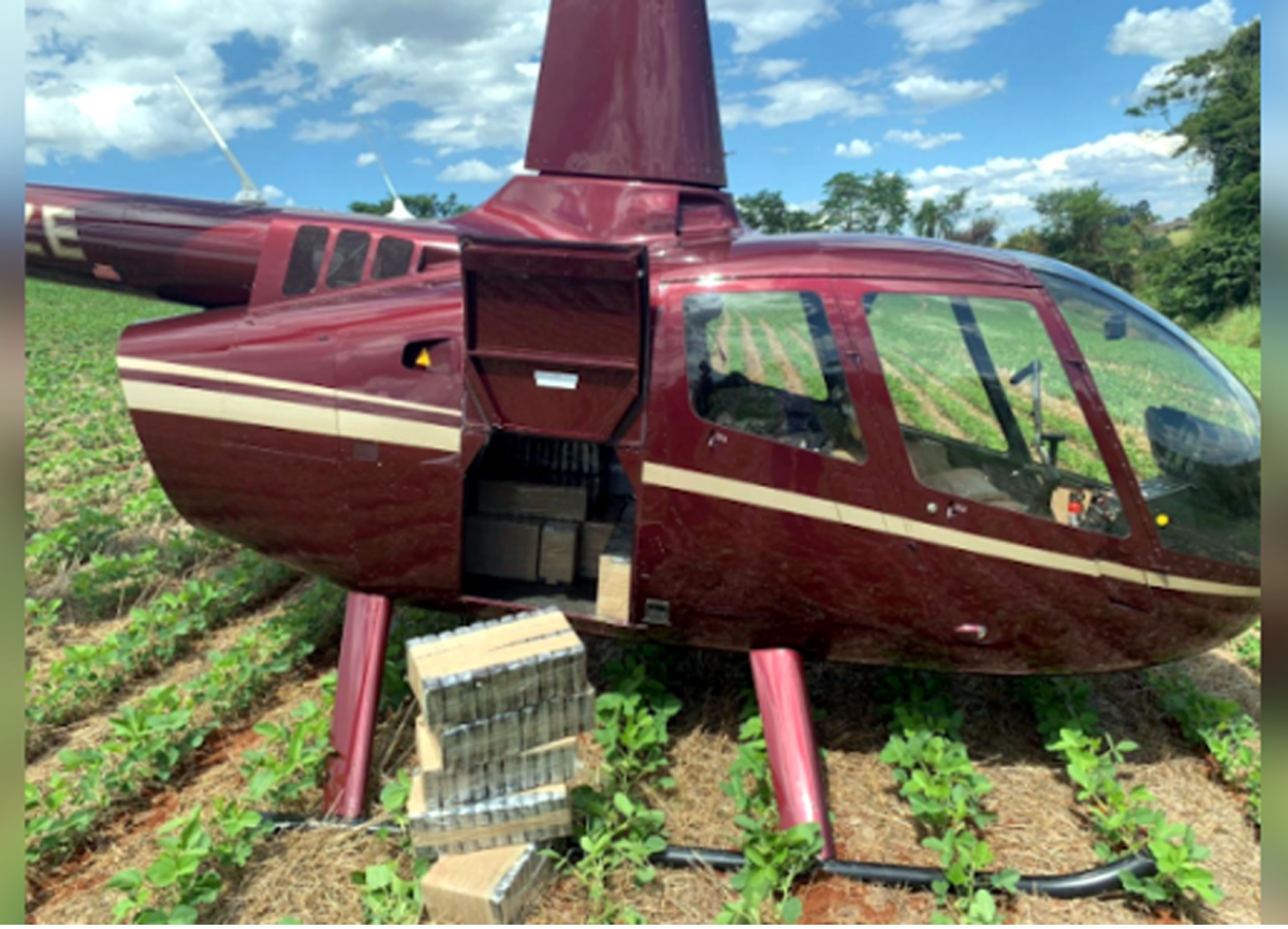 Helicóptero com 430 kg de cocaína é apreendido na região de Campo Mourão