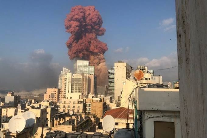 Explosões no porto de Beirute, Líbano, causam grande destruição