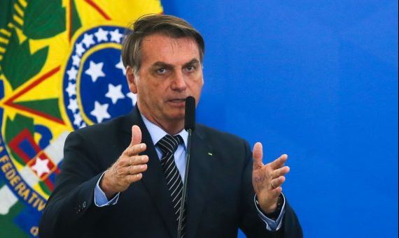 Governo vai manter Bolsa Família, afirma Bolsonaro 
