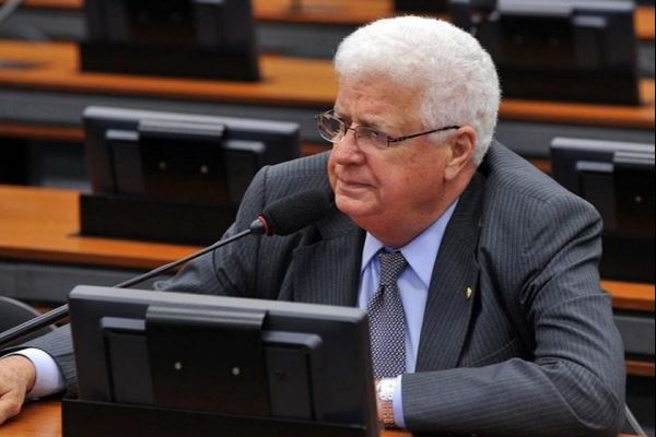 Ex-deputado Federal é internado com suspeita de Covid e prefeito de Foz testa positivo para a doença